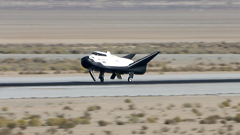 Dream Chaser della Sierra Space in atterraggio
