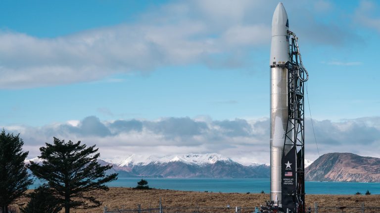 Il Rocket 3.3 LV0009 sulla rampa di lancio a Kodiak, Alaska