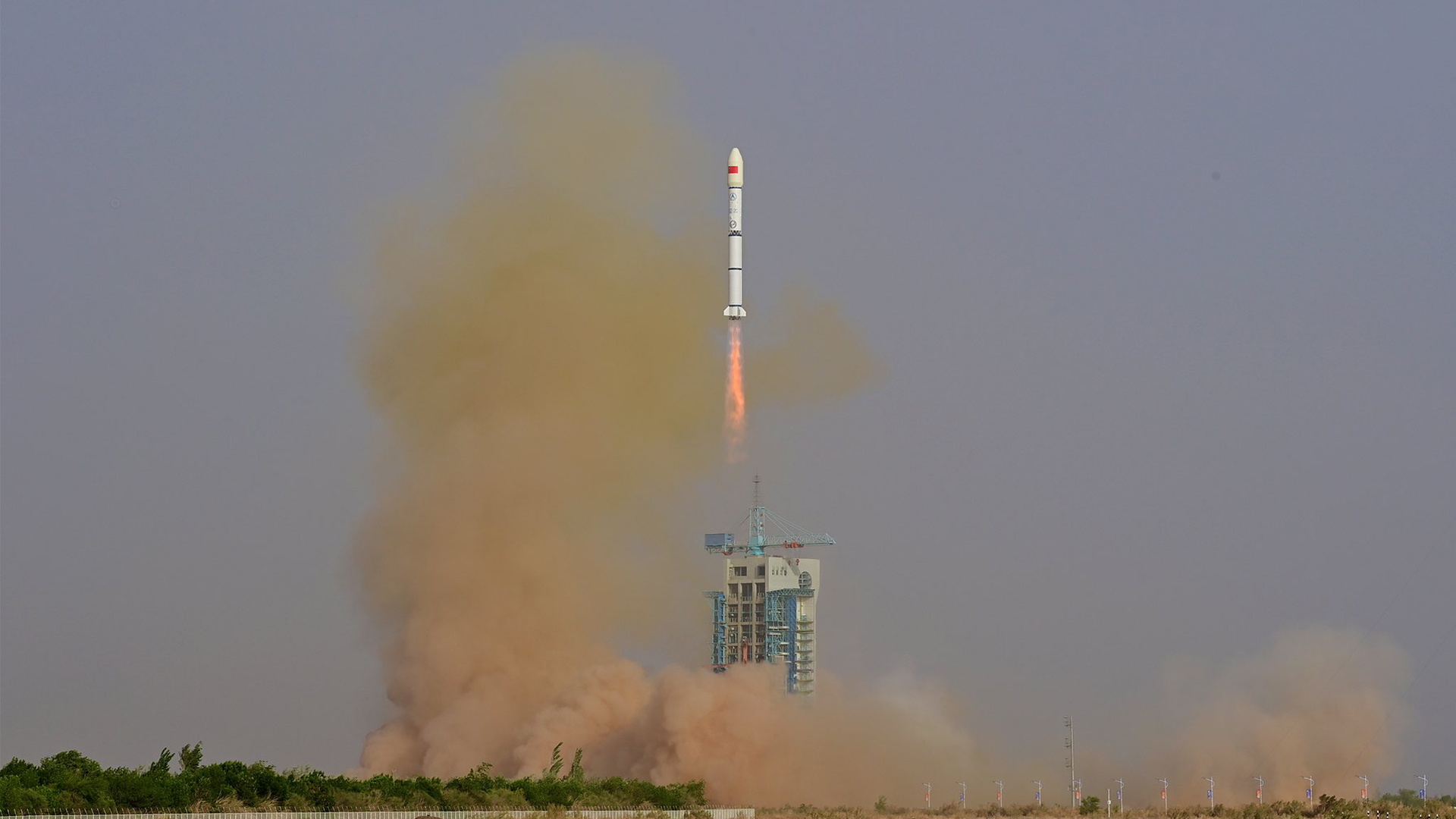 Decollo del Long March 2C con il terzo stadio Yuanzheng-1S per la missione 2C-Y53