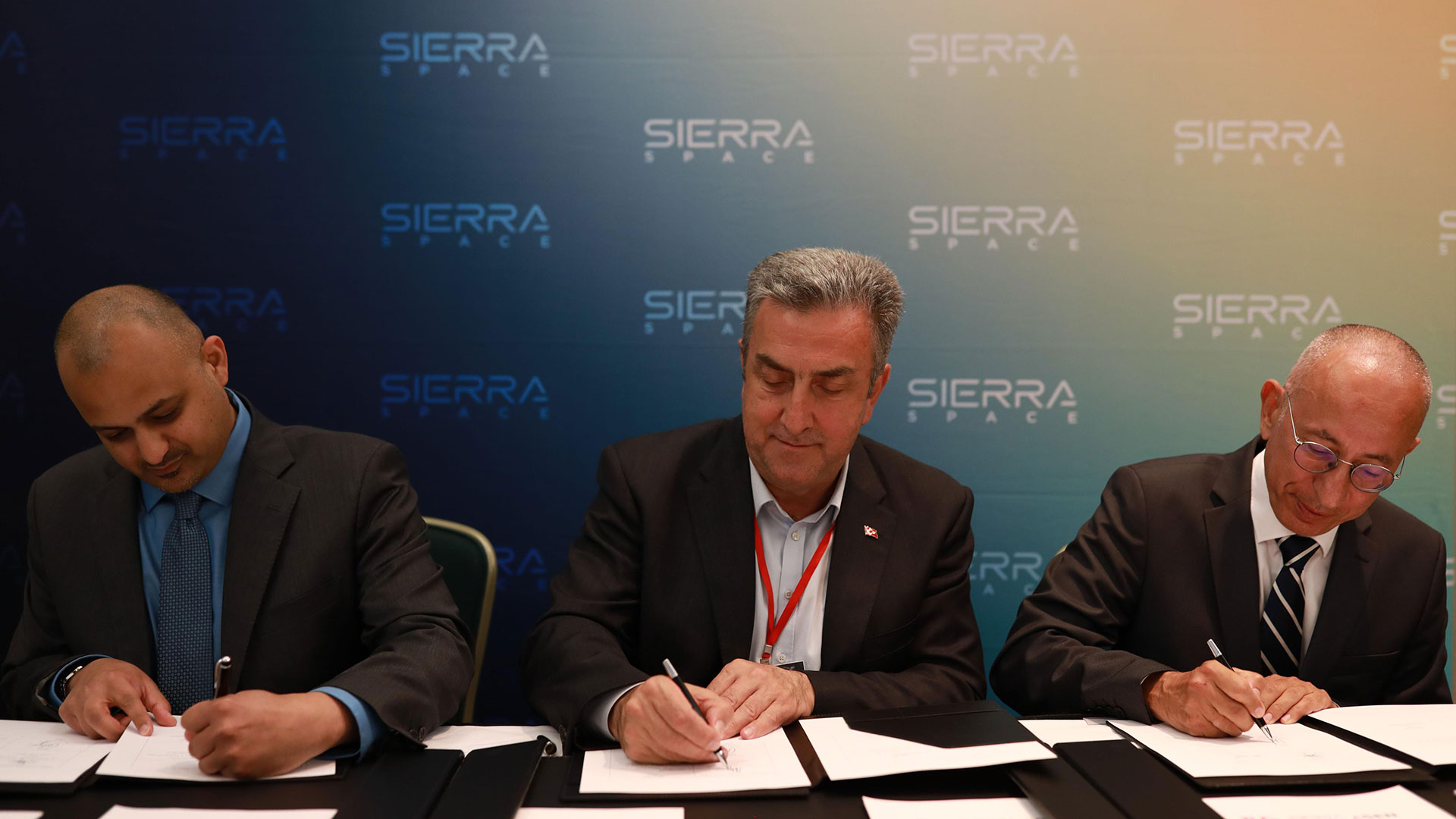 Firma dell'accordo di cooperazione tra Sierra Space, l'Agenzia Spaziale Turca (TUA) ed ESEN Sistem Entegrasyon