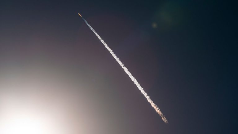 Decollo del Falcon9 con a bordo la missione Starlink Group 3-1