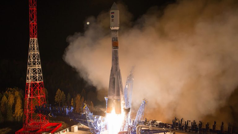 Un Soyuz 2.1a al decollo con il satellite GLONASS-K Num17L a bordo.